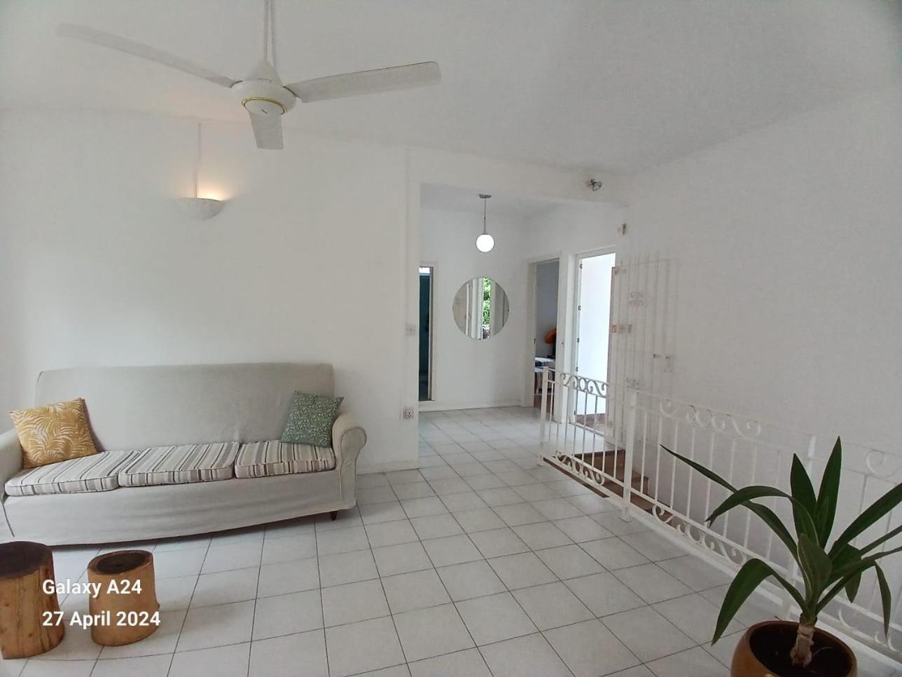 The Coral House Apartment Riviere Noire Exterior photo